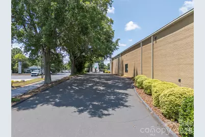330 W Main Street, Forest City, NC 28043 - Photo 8