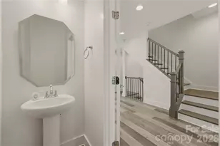 235 S Bruns Ave, Charlotte, NC 28208 - Photo 20