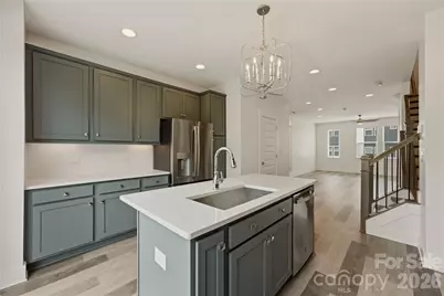235 S Bruns Avenue, Charlotte, NC 28208 - Photo 10