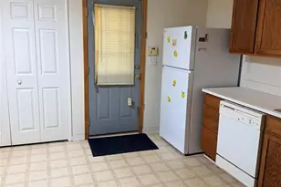 3834 Brookchase Ln, Charlotte, NC 28205 - Photo 10