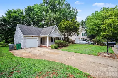 2732 Black Walnut Lane, Charlotte, NC 28262 - Photo 2