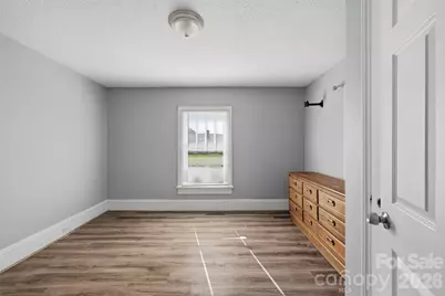 623 E Ohio Avenue, Bessemer City, NC 28016 - Photo 14