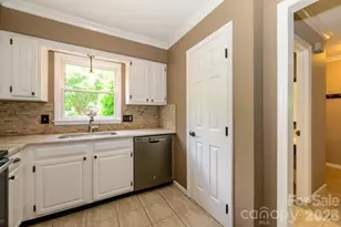 3605 Colony Crossing Dr, Charlotte, NC 28226 - Photo 6