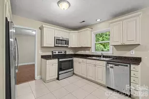 7111 Amarillo Dr, Charlotte, NC 28262 - Photo 8