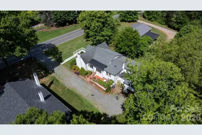608 1st Street W, Conover, NC 28613 - Photo 16