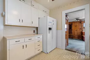 608 1st St W, Conover, NC 28613 - Photo 24
