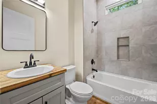 210 Hickory Tree Ln, Hendersonville, NC 28739 - Photo 20
