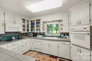 591 Mullis Rd, Union Grove, NC 28689 - Photo 12