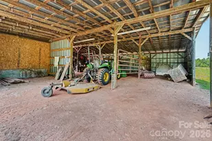 591 Mullis Rd, Union Grove, NC 28689 - Photo 36