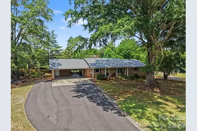591 Mullis Road, Union Grove, NC 28689 - Photo 2