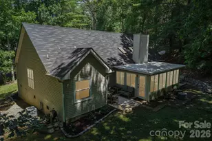 401 Heather Marie Dr, Hendersonville, NC 28792 - Photo 2