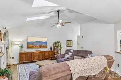 401 Heather Marie Drive, Hendersonville, NC 28792 - Photo 10