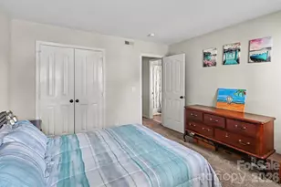 8606 Fox Chase Ln, Charlotte, NC 28269 - Photo 18