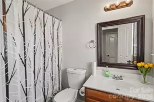 8606 Fox Chase Ln, Charlotte, NC 28269 - Photo 10