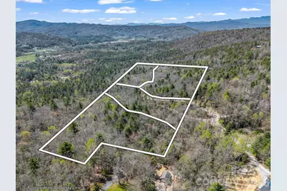999 Bulling Creek Drive, Hendersonville, NC 28739 - Photo 16