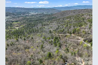 999 Bulling Creek Drive, Hendersonville, NC 28739 - Photo 18