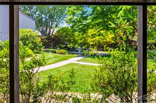 17 Lakemoor Ln, Hendersonville, NC 28739 - Photo 28