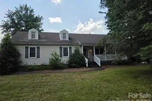 9031 Dartmoor Pl, Charlotte, NC 28227 - Photo 2