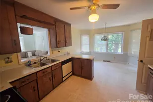 9031 Dartmoor Pl, Charlotte, NC 28227 - Photo 14