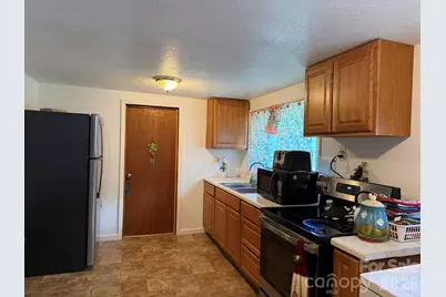 304 Main Avenue W, Hildebran, NC 28637 - Photo 8