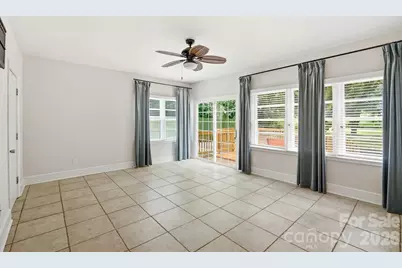 7919 Linda Lake Drive, Charlotte, NC 28215 - Photo 16