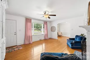 7919 Linda Lake Dr, Charlotte, NC 28215 - Photo 8