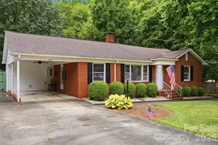 7919 Linda Lake Dr, Charlotte, NC 28215 - Photo 2