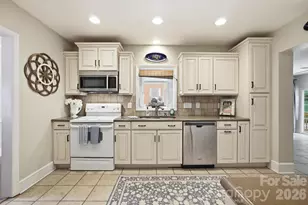 7919 Linda Lake Dr, Charlotte, NC 28215 - Photo 12