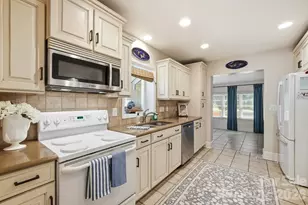 7919 Linda Lake Dr, Charlotte, NC 28215 - Photo 14