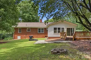 7919 Linda Lake Dr, Charlotte, NC 28215 - Photo 32