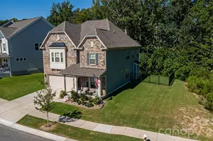 2705 Suffolk Pl, Fort Mill, SC 29715 - Photo 2
