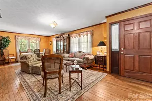 3 Westbridge Dr, Hendersonville, NC 28739 - Photo 2