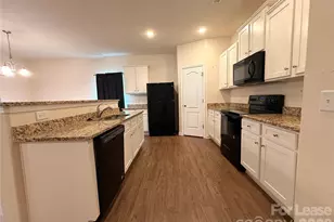 6562 Paw Village Rd, Charlotte, NC 28214 - Photo 2