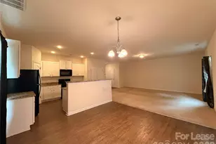 6562 Paw Village Rd, Charlotte, NC 28214 - Photo 4