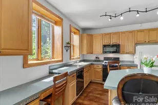 96 Woodrow Ave, Asheville, NC 28801 - Photo 14