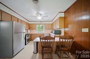 528 Baccus Siding Rd, Green Mountain, NC 28740 - Photo 6