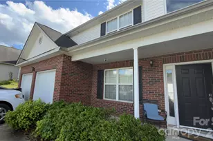 5227 Eagle Creek Dr, Charlotte, NC 28269 - Photo 2