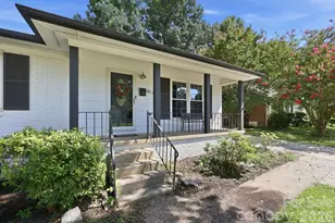 4116 Tipperary Pl, Charlotte, NC 28215 - Photo 2