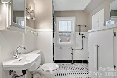 141 N Madison Street, Marion, NC 28752 - Photo 30