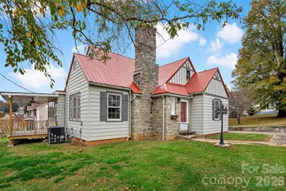 141 N Madison Street, Marion, NC 28752 - Photo 2