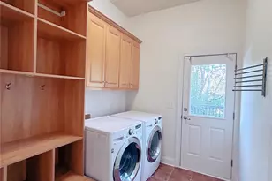 7615 Quail Park Dr, Charlotte, NC 28210 - Photo 2