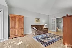 5710 Kinglet Ln, Charlotte, NC 28269 - Photo 6
