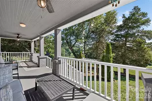 106 Lake Dr, Hickory, NC 28601 - Photo 10