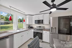 106 Lake Dr, Hickory, NC 28601 - Photo 16