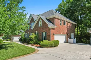 9727 Devonshire Dr, Huntersville, NC 28078 - Photo 2