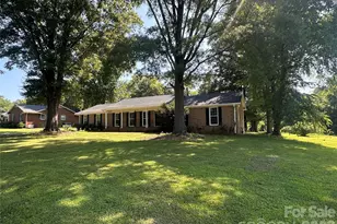 5836 Lebanon Rd, Charlotte, NC 28227 - Photo 2