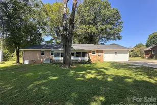 5836 Lebanon Rd, Charlotte, NC 28227 - Photo 8