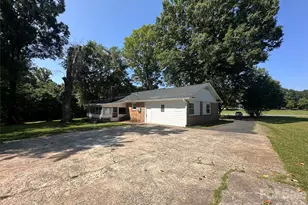 5836 Lebanon Rd, Charlotte, NC 28227 - Photo 4