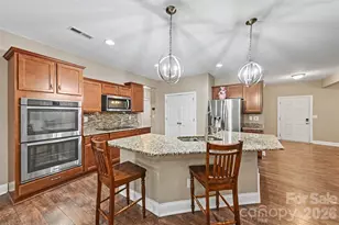7015 Mt Holly-Huntersville Rd, Charlotte, NC 28216 - Photo 2