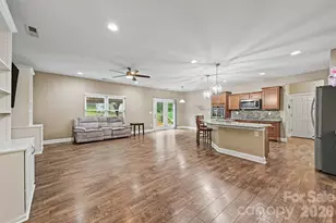 7015 Mt Holly-Huntersville Rd, Charlotte, NC 28216 - Photo 14